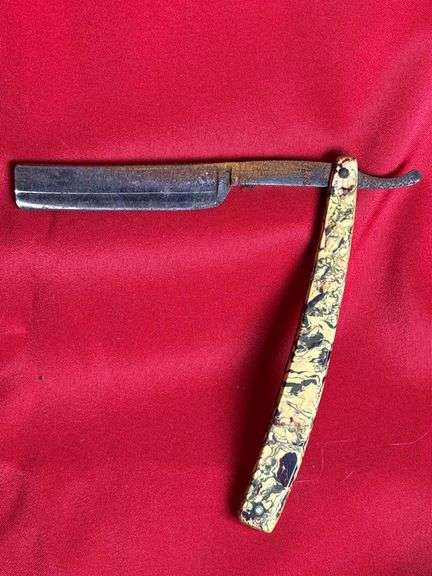 Rusty Straight Razor - Auction Ohio