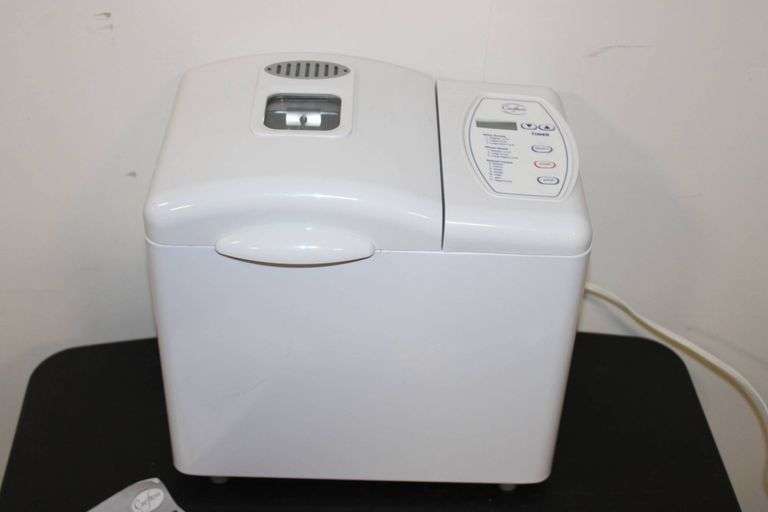 Curtis Automatic Breadmaker Model EMB7721 with Instruction Manual