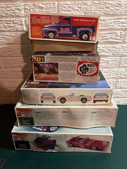 Model Kit Boxes Five Vintage Model Kit Boxes - Auction Ohio