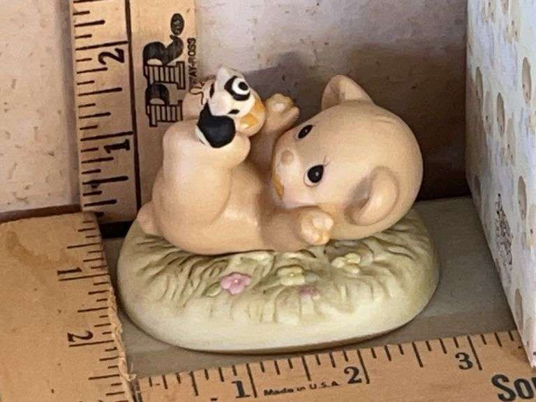 1998 Precious Moments "You're My Honey Bee" Figure
