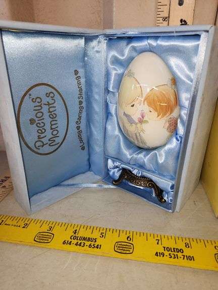2007 Precious Moments Loving Caring Sharing Glass Egg W/Metal Stand & Box
