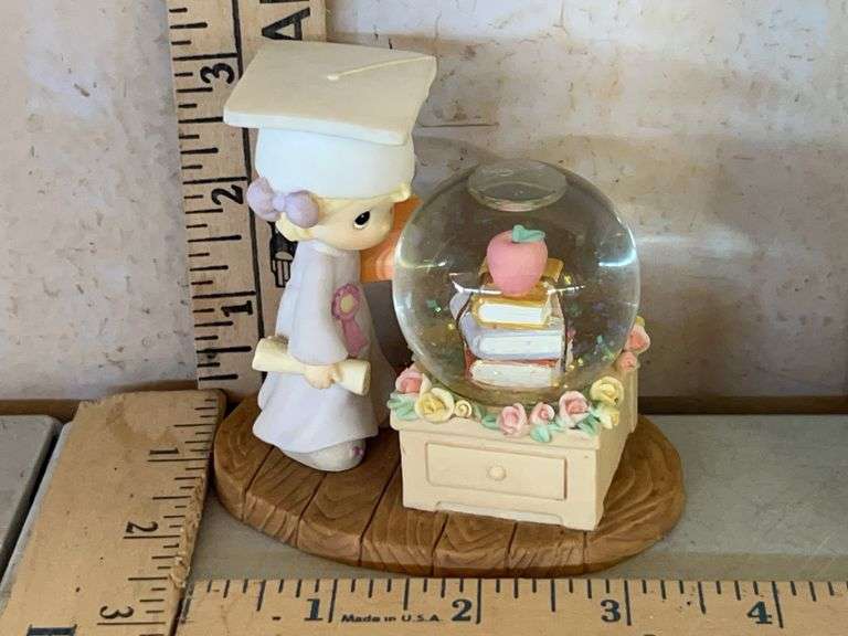 1998 Precious Moments Girl W/Diploma Snowglobe Figure In Box