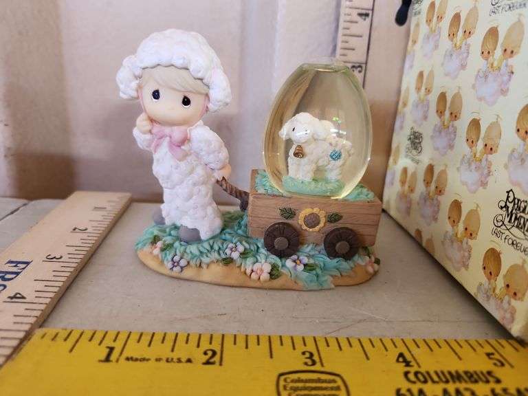 1999 Precious Moments Boy W/Lamb Egg Snowglobe Figure In Box