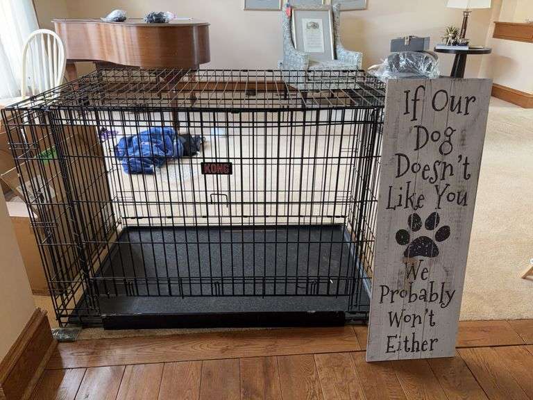Kong Dog Crate With Decorative Sign