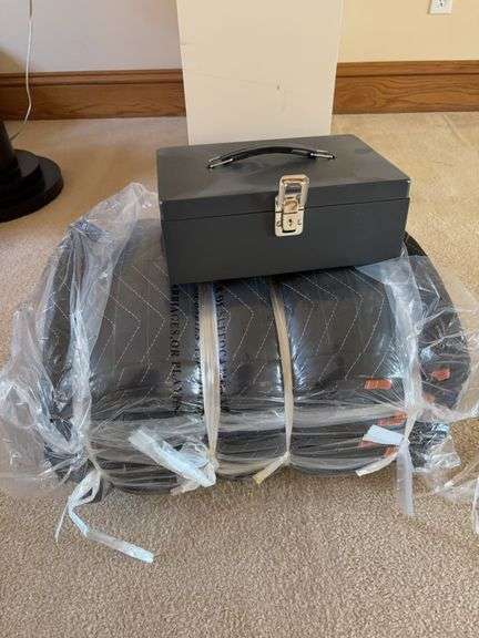 Locking Metal Box with Moving Blankets