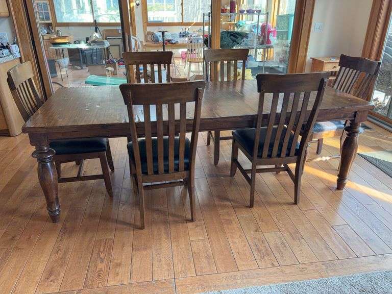 Havertys Wood Dining Table and Chairs Set