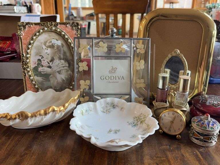 Porcelain Dishes Frames Decorative Items