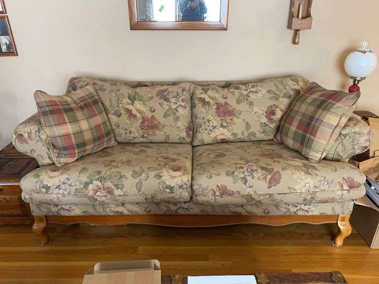 Sofa Express Floral Sofa w/ Wood Base & Feet