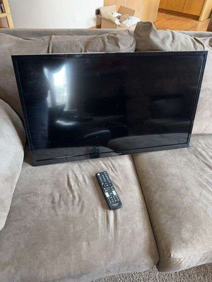 Insignia 32-Inch LED TV Model NS-32D220NA16