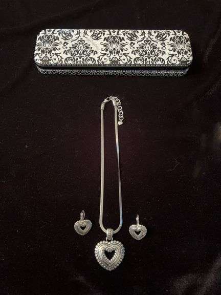 Vintage Brighton fluted heart jewelry set w/ case