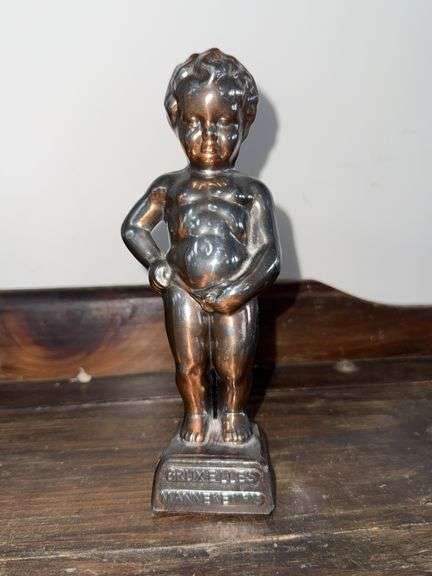 8-Inch Metal Statue of Manneken Pis with Square Base
