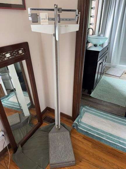 Detecto Balance Beam Physician Scale, 46.5″H x 21.5″W