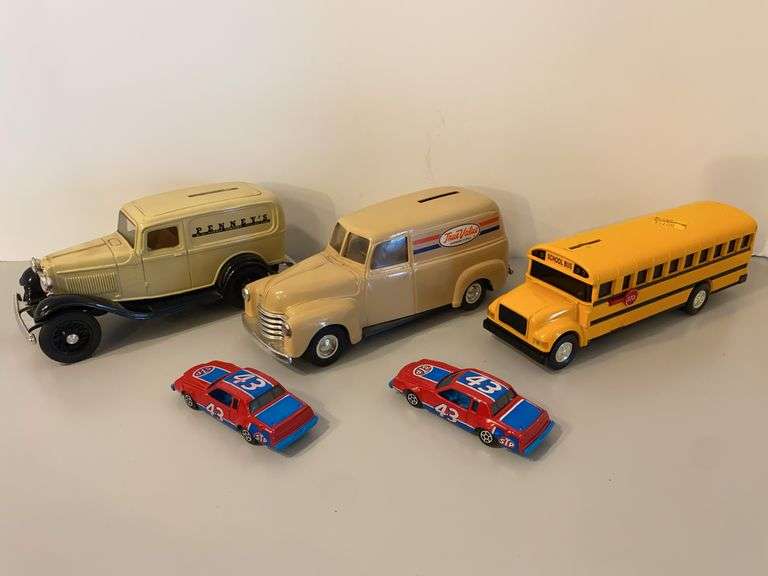 Loose ERTL Toy Cars & Banks