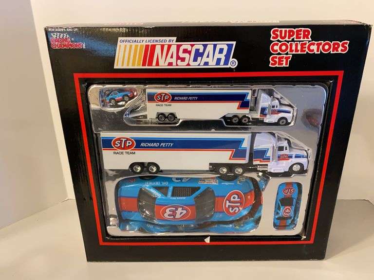 1992 Racing Champions Richard Petty Super Collector’s Set