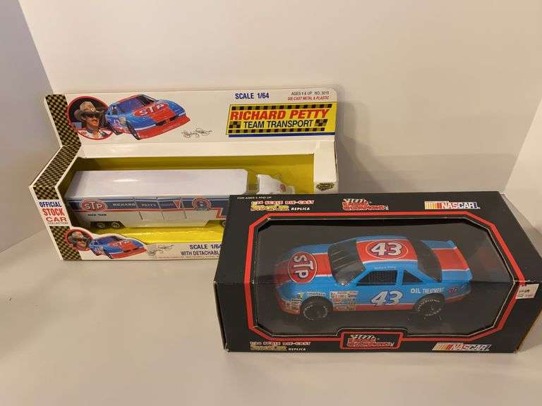 1992 Richard Petty 1:64 Team Transport & 1991 1:24 Stock Car
