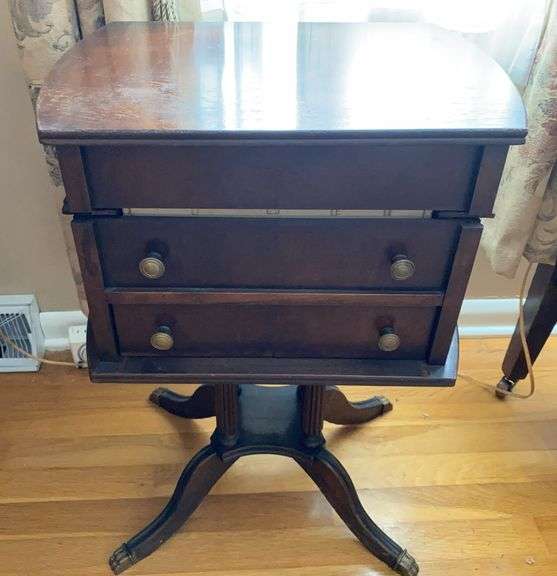 Duncan Phyfe Style Lift Top Sewing Stand w/ Fluted Sides