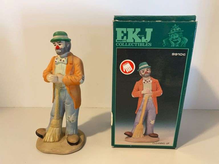 Flambro Emmett Kelly “Cleaning Up” Figurine