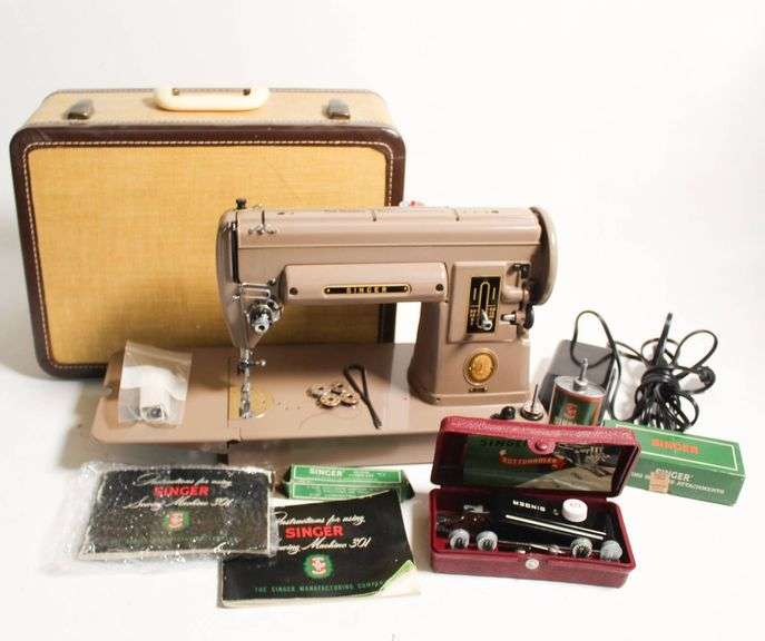 VINTAGE SINGER 301 SEWING MACHINE WITH CASE AND ACCESSORIES. - Auction Ohio