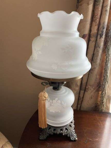 Underwriters Laboratories Frosted Hurricane Lamp