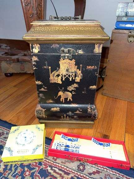Black and Gold Chinoiserie Wine Box with Hinged Lid