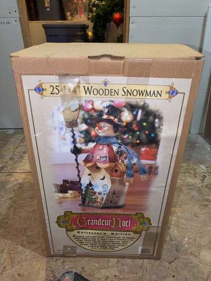 Grandeur Noel Wooden Snowman Collector’s Edition