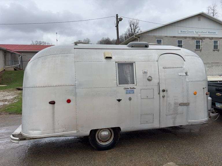 1964 Airstream Globe Trotter Camping Trailer