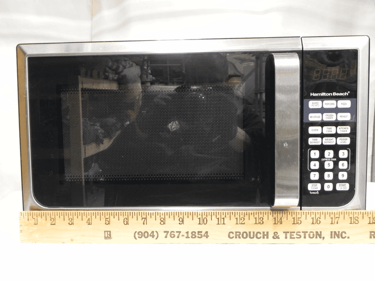 Hamilton Beach 0.9 cu. ft. Countertop Microwave Oven