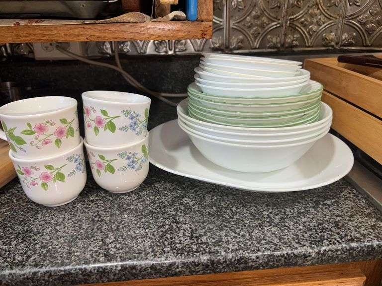 Corelle Dish Lot – Green Rim Bowls, Plates & Floral Mugs