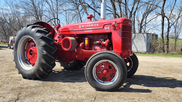 1950 I-H McCormick W-9 Tractor