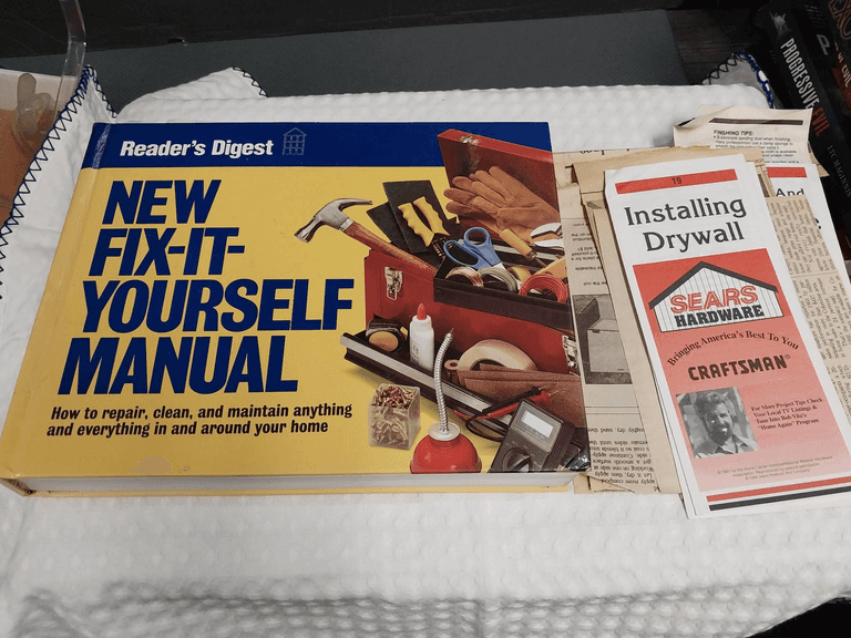 Reader’s Digest ‘New Fix-It-Yourself Manual,’ Hardback, Copyright 2000