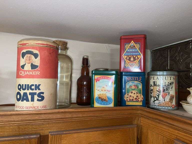 Vintage Tin & Bottle Lot