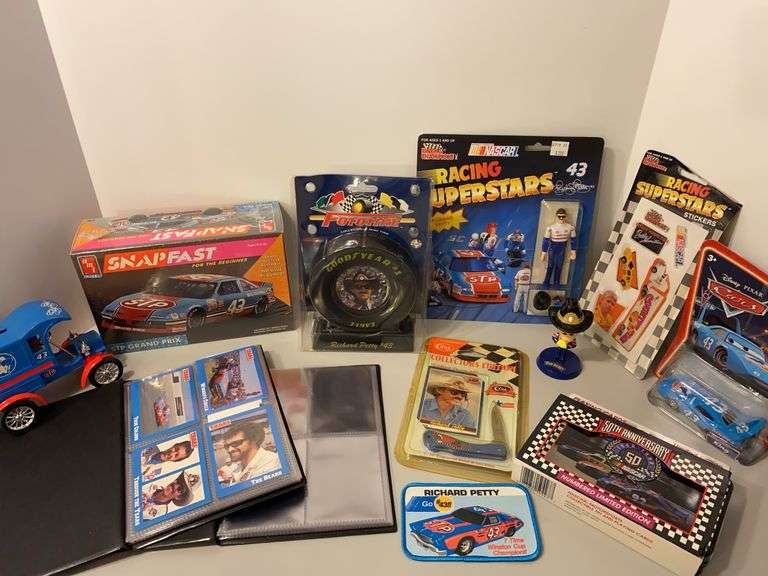 Richard Petty Collectables Lot - ERTL Bank, Snapfast Model, Pocket Knife, Cards, Etc.