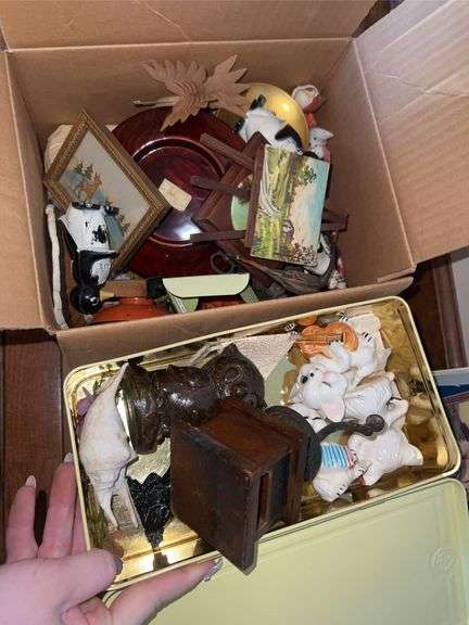 Decorative Collectibles & Figurines