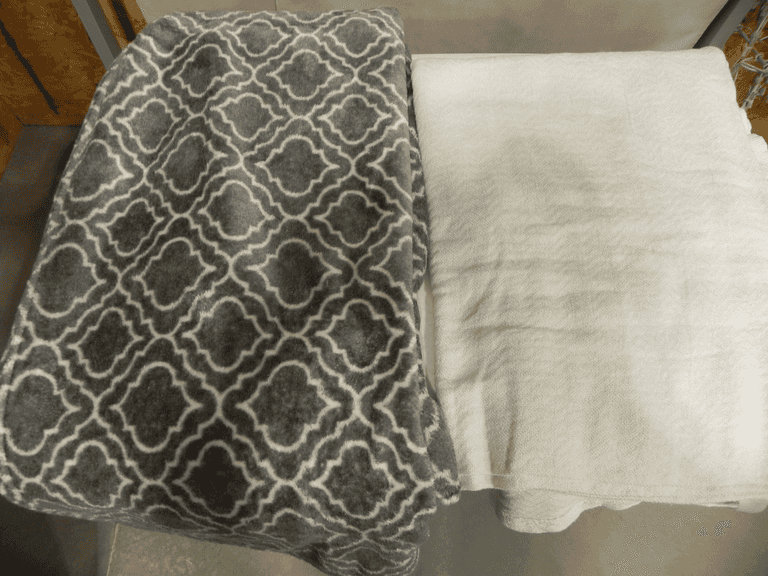 2 Blankets