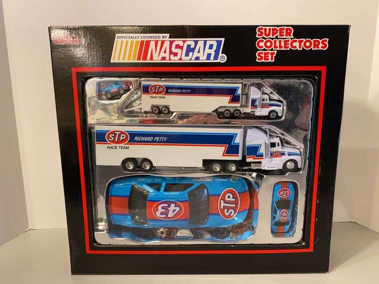 1992 Racing Champions Richard Petty Super Collector’s Set