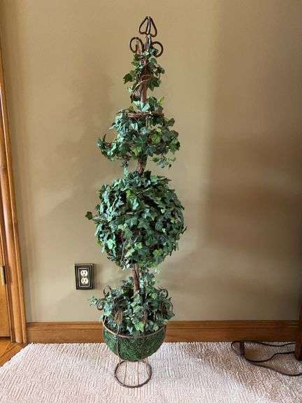 Ivy Topiary