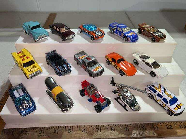 15 Assorted Hot Wheels Cars