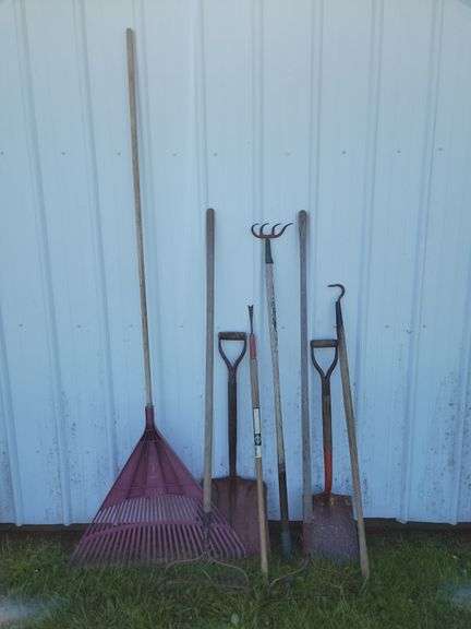 8 Ct. Yard Tools-Shovels, Rakes, Etc.
