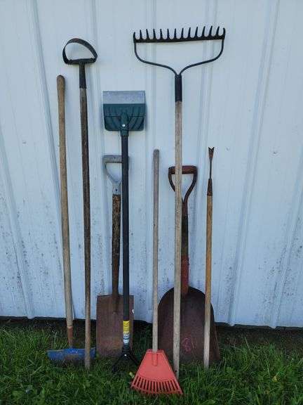 8 Ct. Yard Tools-Shovels, Rakes, Edger, Etc.