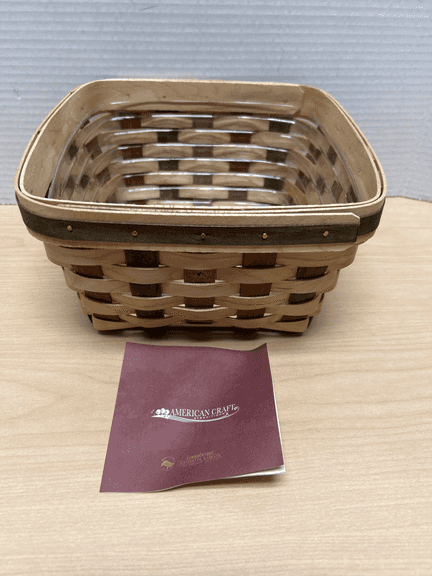 Longaberger American Craft Traditions Basket w/ Protector – 1990s Handwoven, 8-1/2"