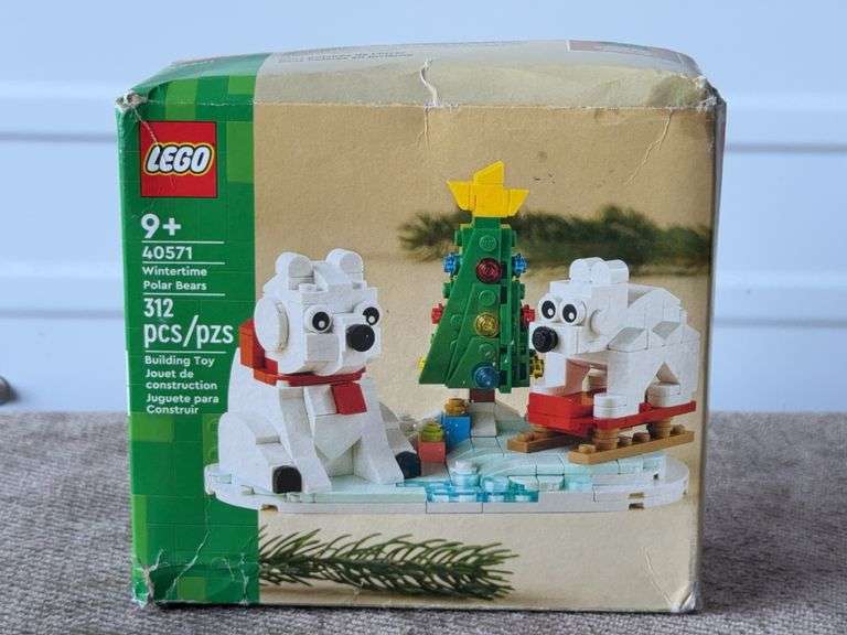 **SEALED NEW** LEGO Wintertime Polar Bears (set 40571)