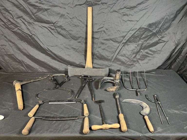 Primitive Hand Pick Primitive Hand Tools - Auction Ohio