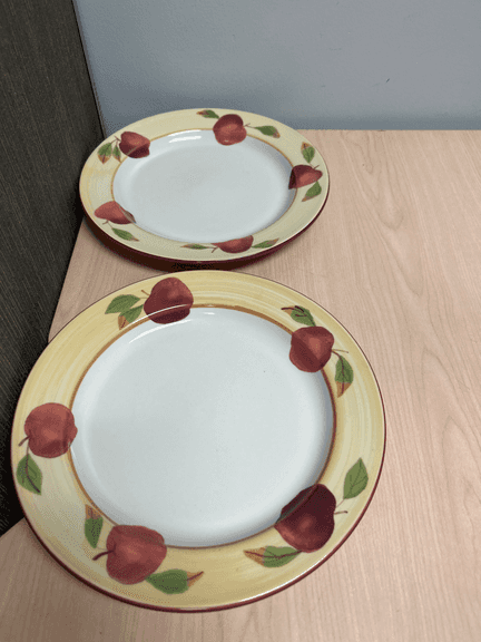 2 Hartstone Handcrafted Stoneware Plates with Apple Motif, 10.5 Inches