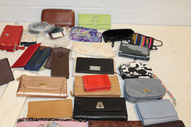 Purses & Wallets
