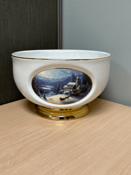 Thomas Kinkade “Sunday Evening Sleigh Ride” Teleflora Pedestal Bowl – Painter of Light