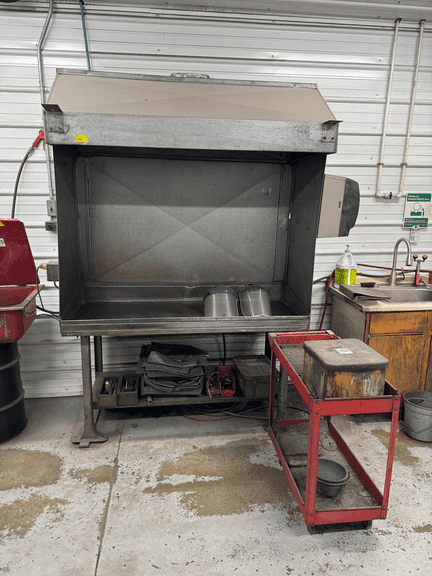 Cleaning/Paint Booth
