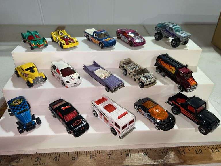 15 Assorted Hot Wheels Cars
