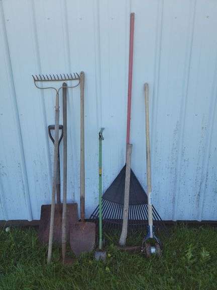 8 Ct. Yard Tools-Rakes, Shovels, Hoe, Etc.