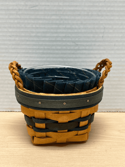 Longaberger 1998 Collectors Club Handwoven Basket w/ Protector & Liner – Dresden, Ohio