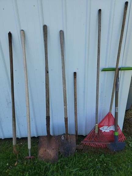 8 Ct. Yard Tools-Shovels, Rakes, Hoe, Etc.